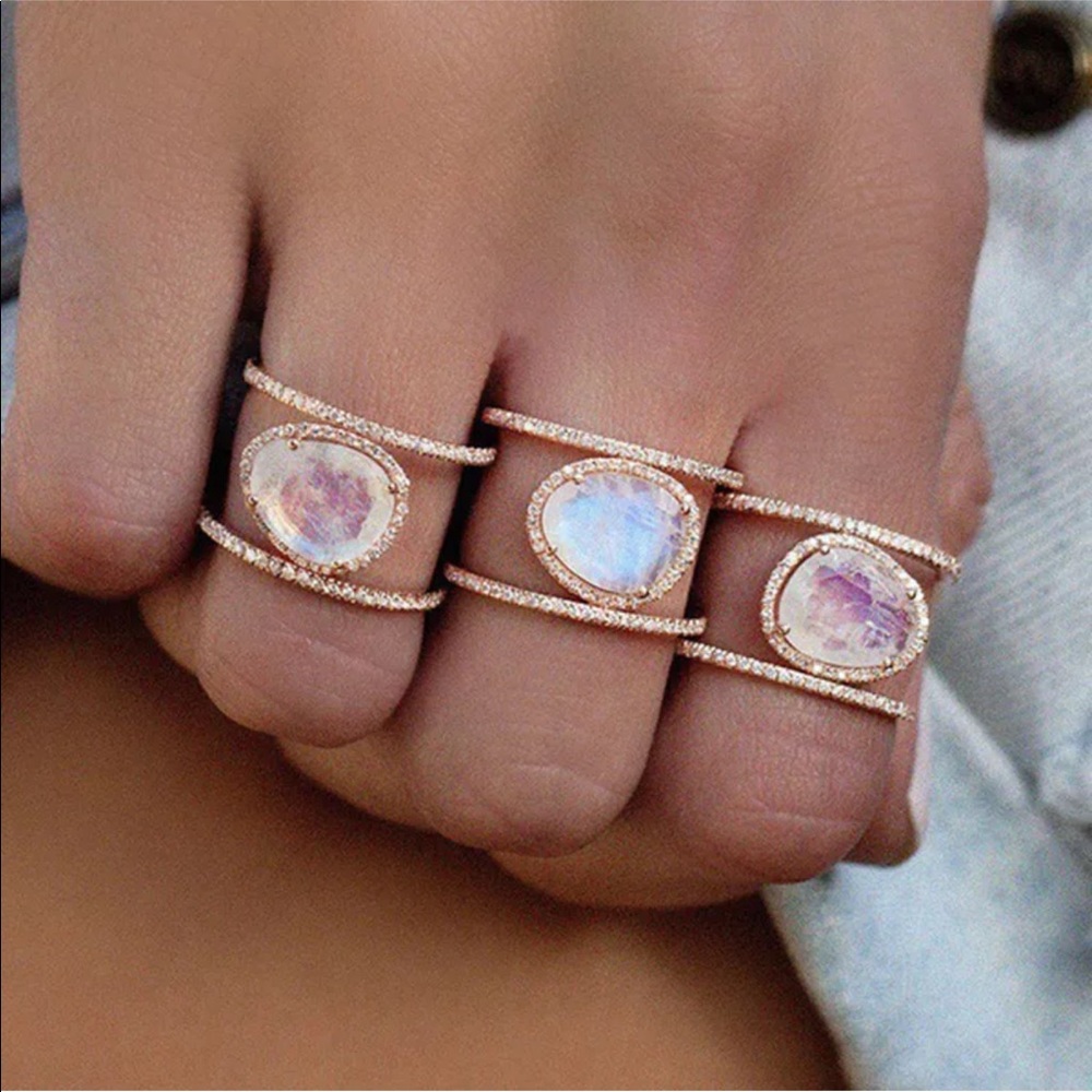 Gold tone moonstone ring size 7 - Picture 1 of 5